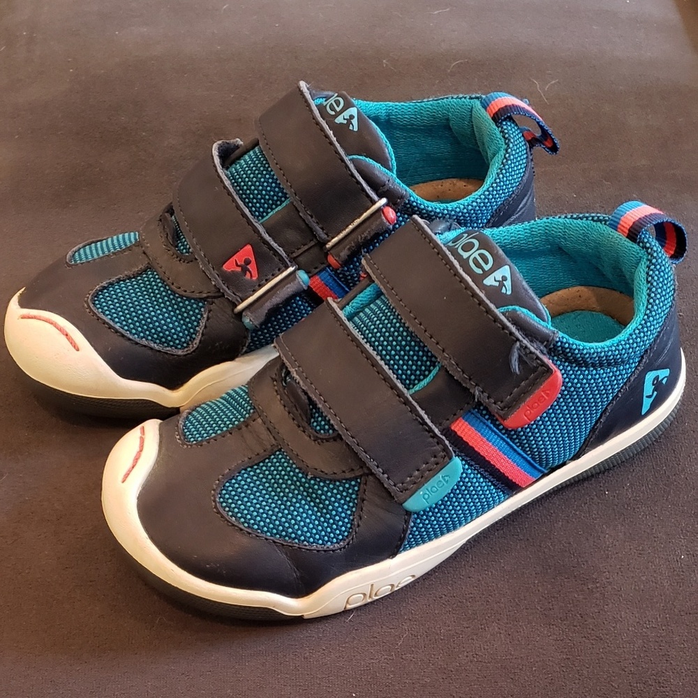 Plae shoes